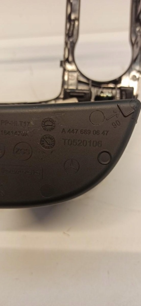 фото №6, Mercedes vito w447 консоль середня a4476890011