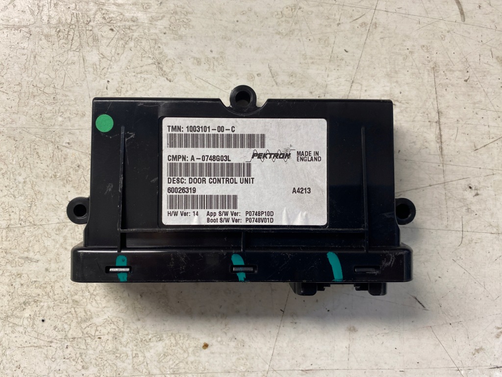 фото №1, Tesla model s модуль управляющий дверь 1003101-00-c