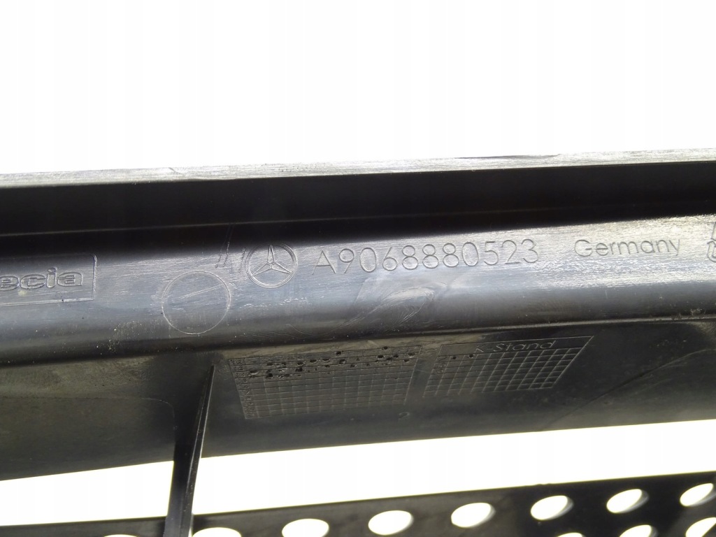 Решётка  решётка радиатора эмблема logo mercedes sprinter 906 рестайлинг  2014- a9068800785 комплект Доставка
