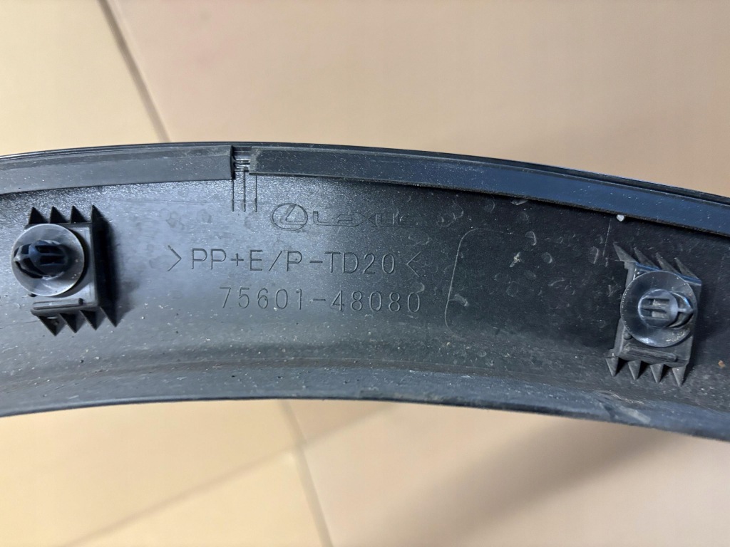 фото №13, Lexus rx v 2022- молдинг накладка крила правий перед 75601-48080