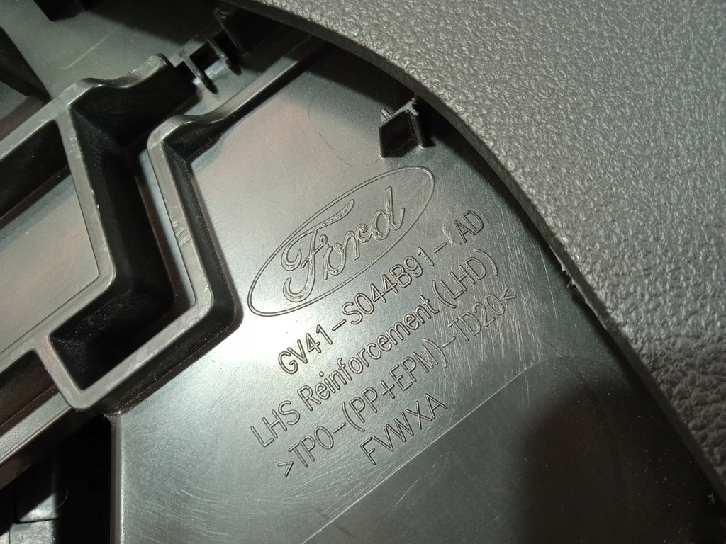 фото №10, Ford kuga mk2 st-line тунель середній підлокітник