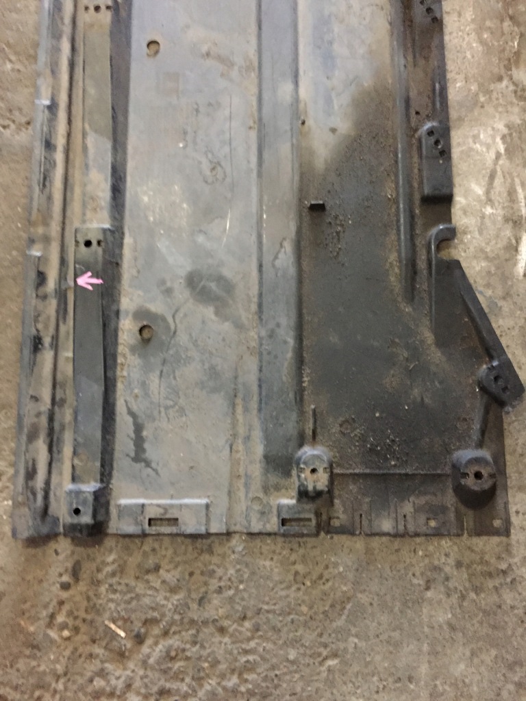 Audi a4 b8 a5 захист плита підлога підвіска ліва Доставка