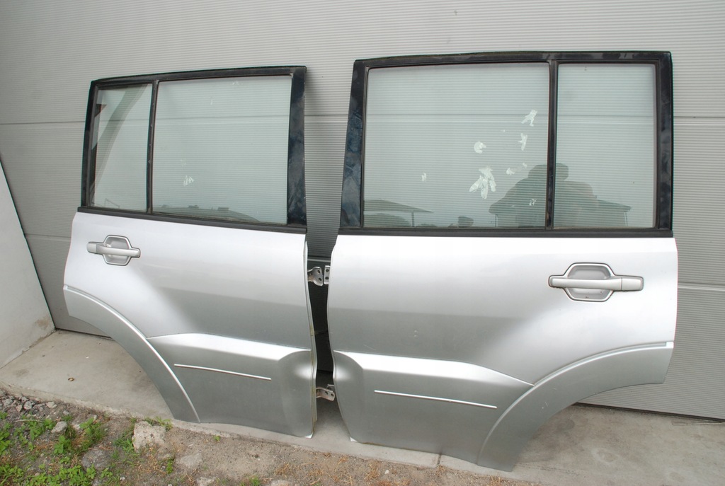 фото №10, Mitsubishi pajero 4 iv 5d 06- дверь p / l задняя