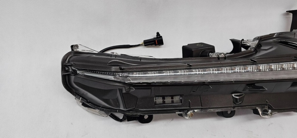 фото №2, Lexus nx лампа перед правая drl led fv 14+