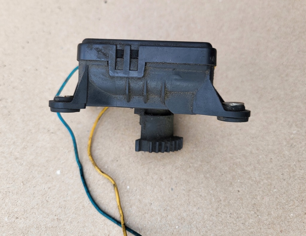 Купить Моторчик крышка отопителя вентилятор renault kangoo i 1271309a0 оригинальный номер eu