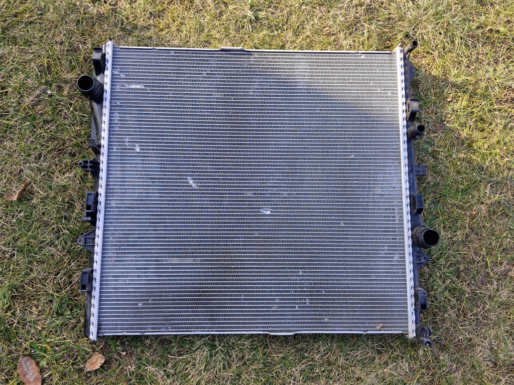 Купити Mercedes sprinter w907 радіатор води оригінал