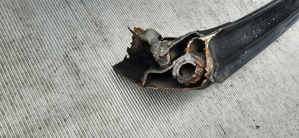 фото №10, Панель під лобовим склом рама скло стійки a bmw e30 cabrio