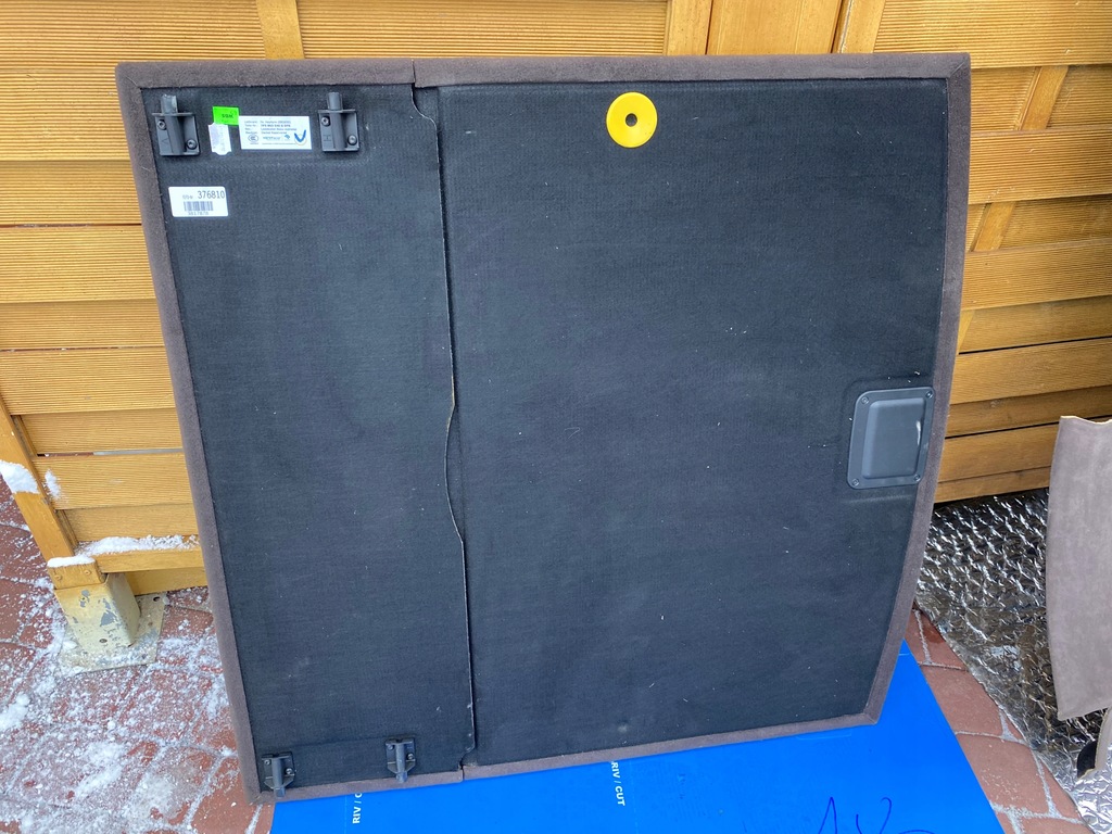 фото №8, Porsche оригинальный номер 7p5863546g обшивка мат багажника epresso cayenne 7p5