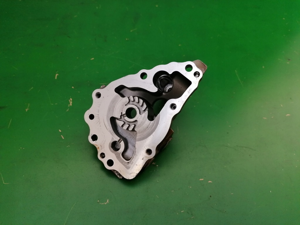 Купити Корпус насоса оливи bmw e90 e92 325i n52b25 2.5 n52