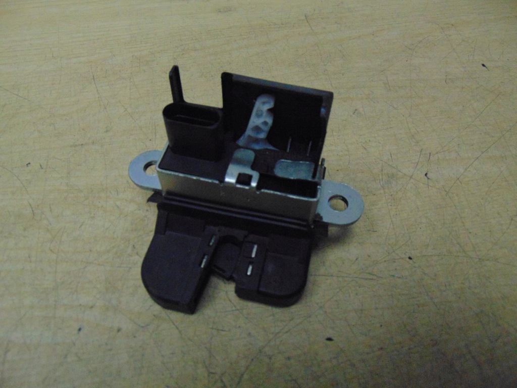 фото №6, Замок крышки багажника vw polo v 6r 6r0827505b