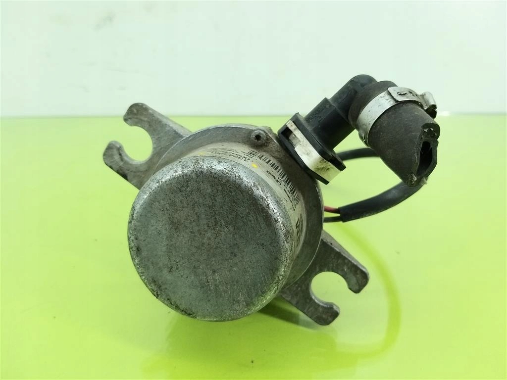 Насос вакуум opel zafira tourer c 1.4 t 140km hella 13343961 в Україні