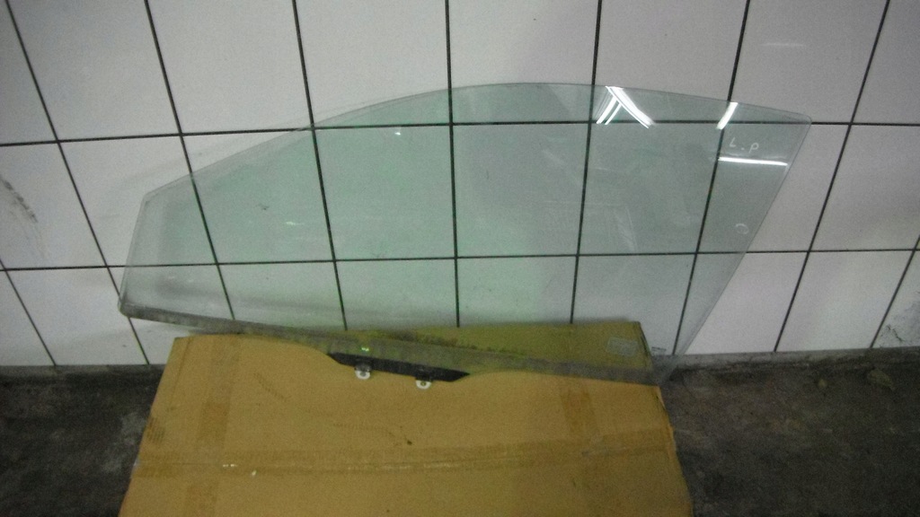 фото №1, Civic vii 5d 00-06 стекло с дверь левый перед