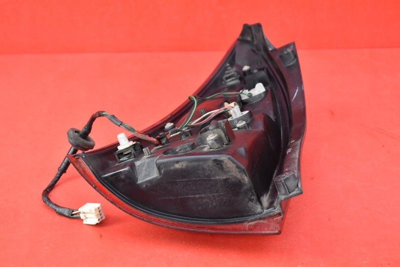 фото №7, Лампа правая задняя задняя 220-61908 mazda premacy cp 1 i 99-01