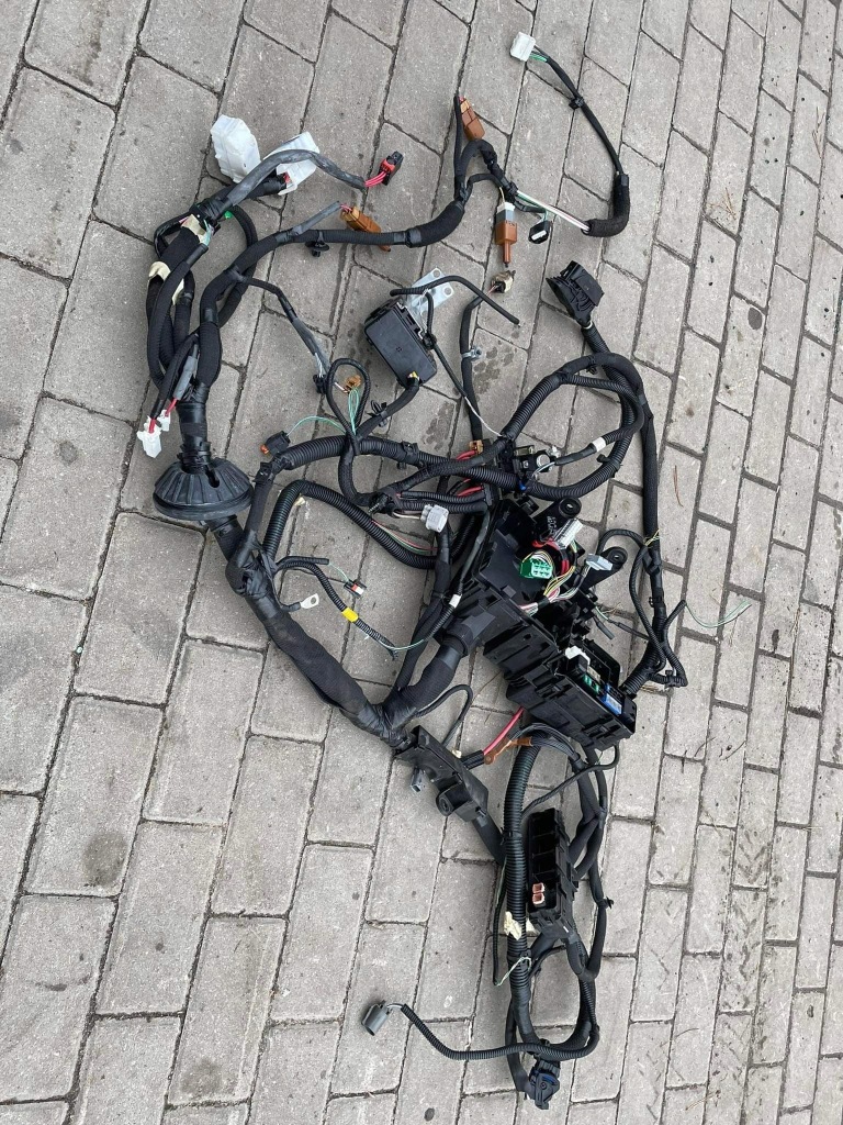 фото №1, Renault kadjar 1.2 tce електропроводка відсік двигуна
