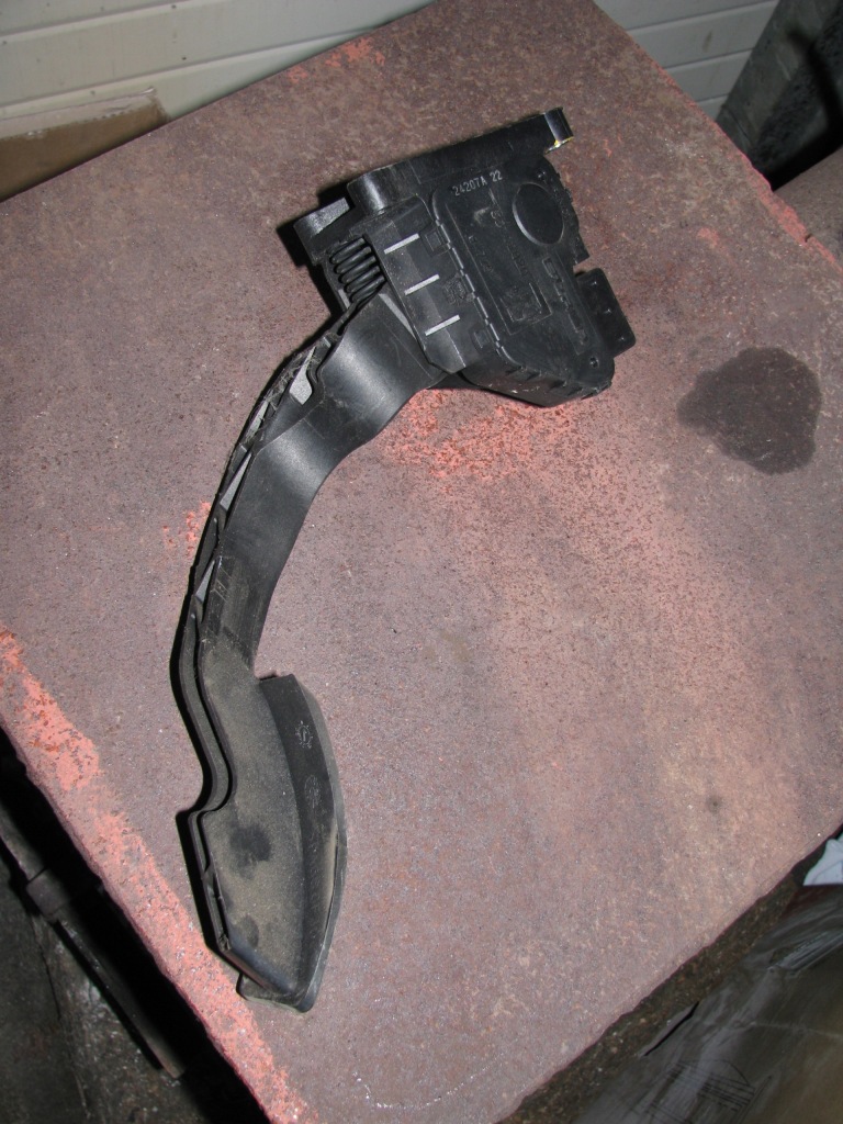 Купити Потенціометр газу педаль 55702020 fiat linea punto