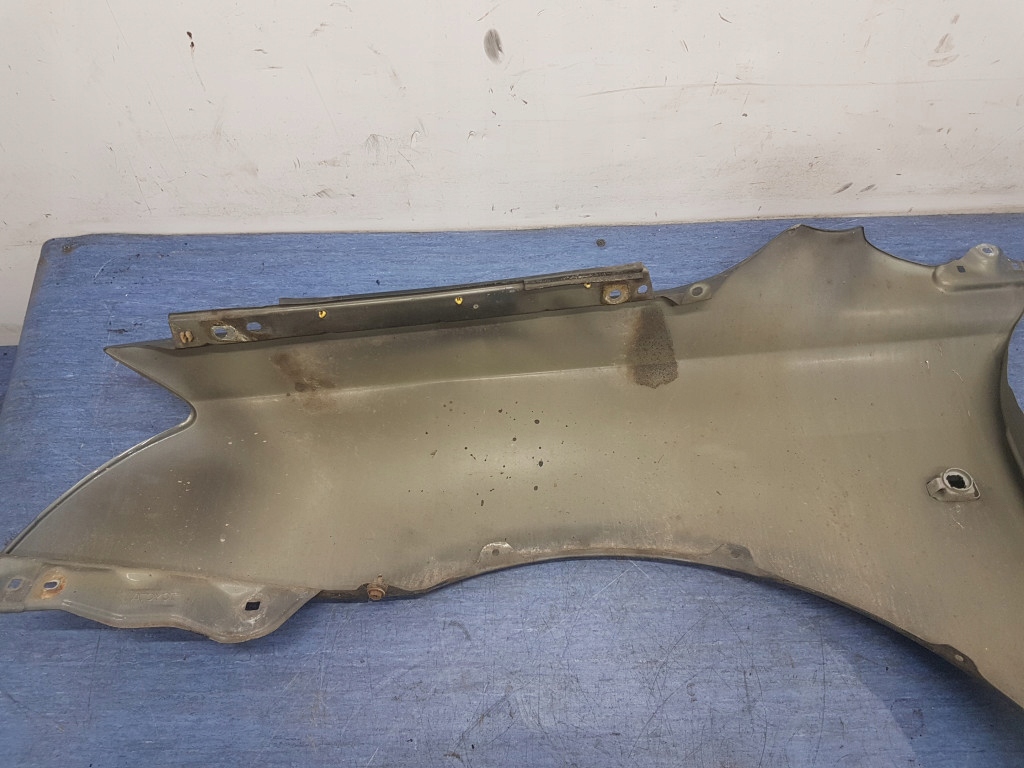 фото №8, Toyota avensis t25 крыло перед правый 1e5