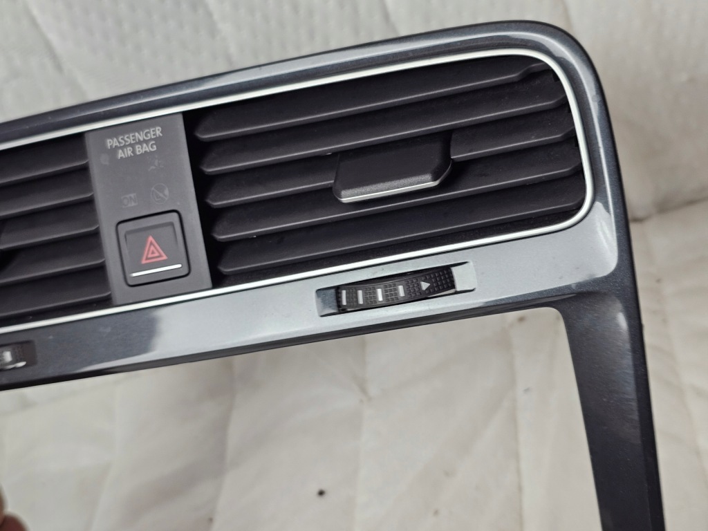 фото №4, Рамка корпус радіо навігації дисплея vw golf vii 7 решітка обдув