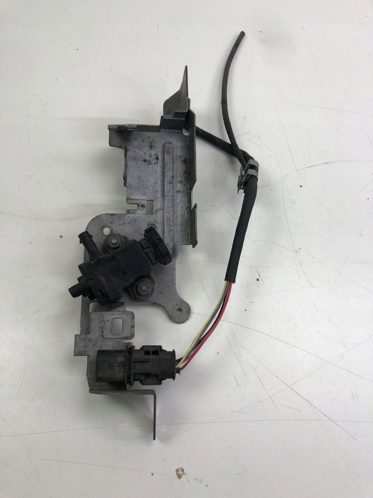 фото №10, Toyota auris ii 1.6 d4d клапан вакуумa 8509323-02