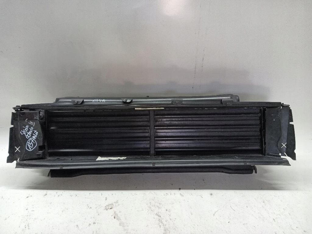 фото №1, Шторка впуск воздуха skoda octavia iv 5e122327