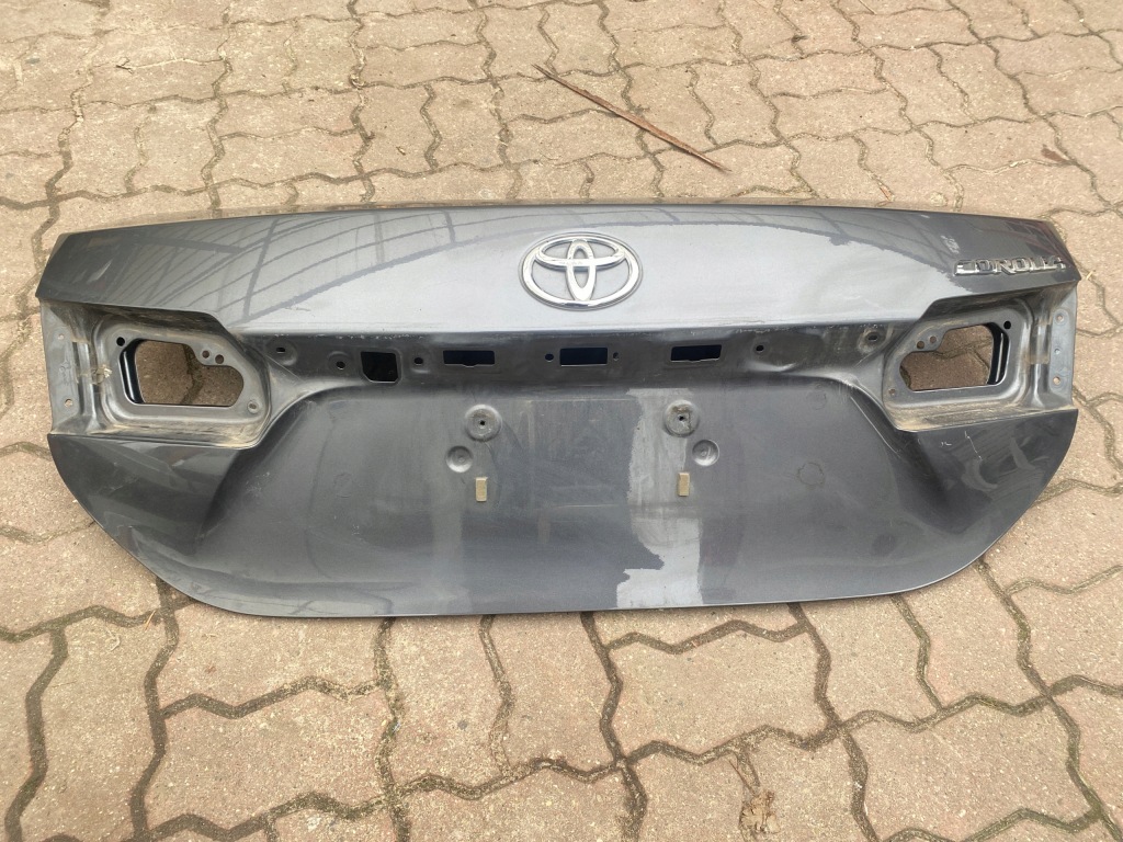 Купить Toyota corolla e16 sedan крышка багажника задняя