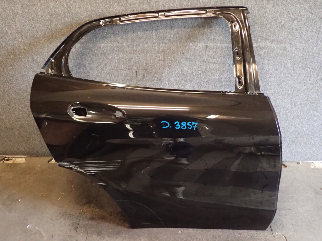 Купити Двері задній праве mercedes gla w156