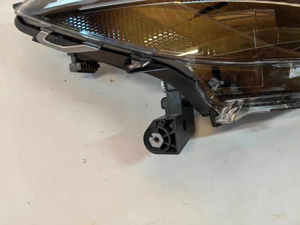 Toyota corolla cross - фара full led правый  cała Недорого