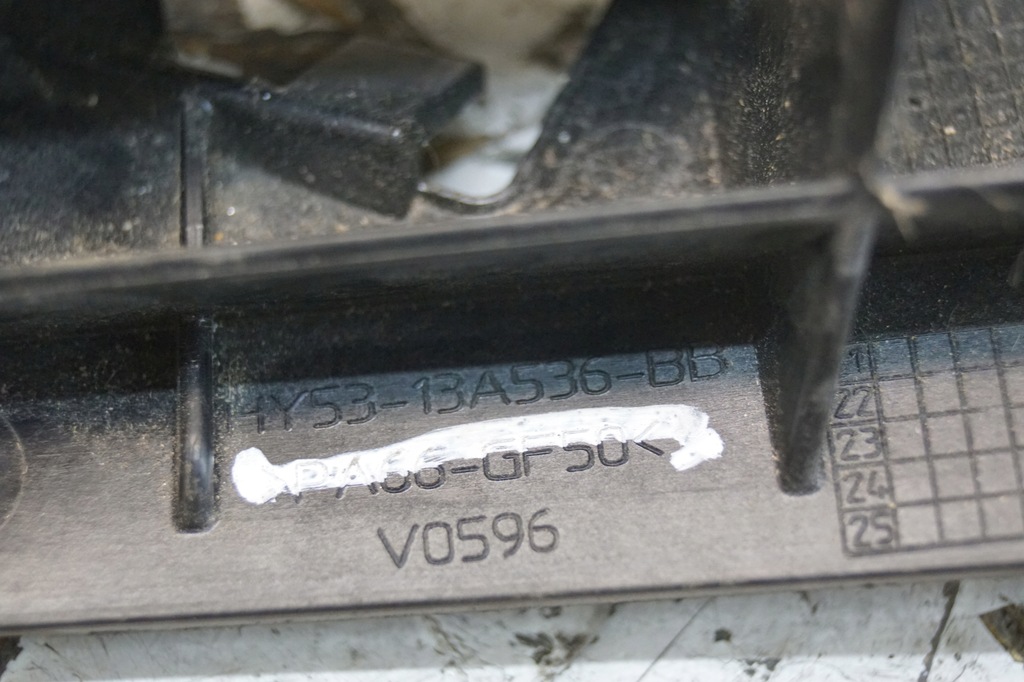 фото №7, Направляющая кронштейн aston martin db11 hy53-13a536-bb