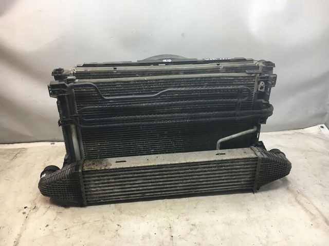 Купити Mercedes w204 2.2cdi радіатор a2045003703