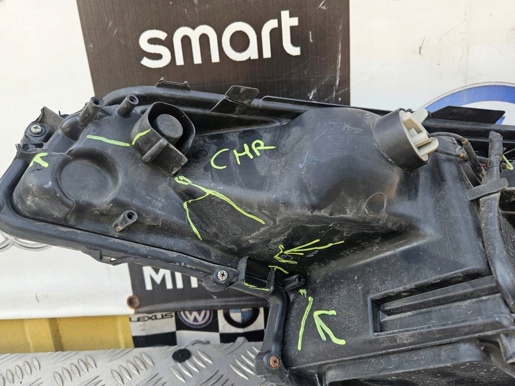 фото №10, Toyota chr лампа правая перед led 81110-f4031-00