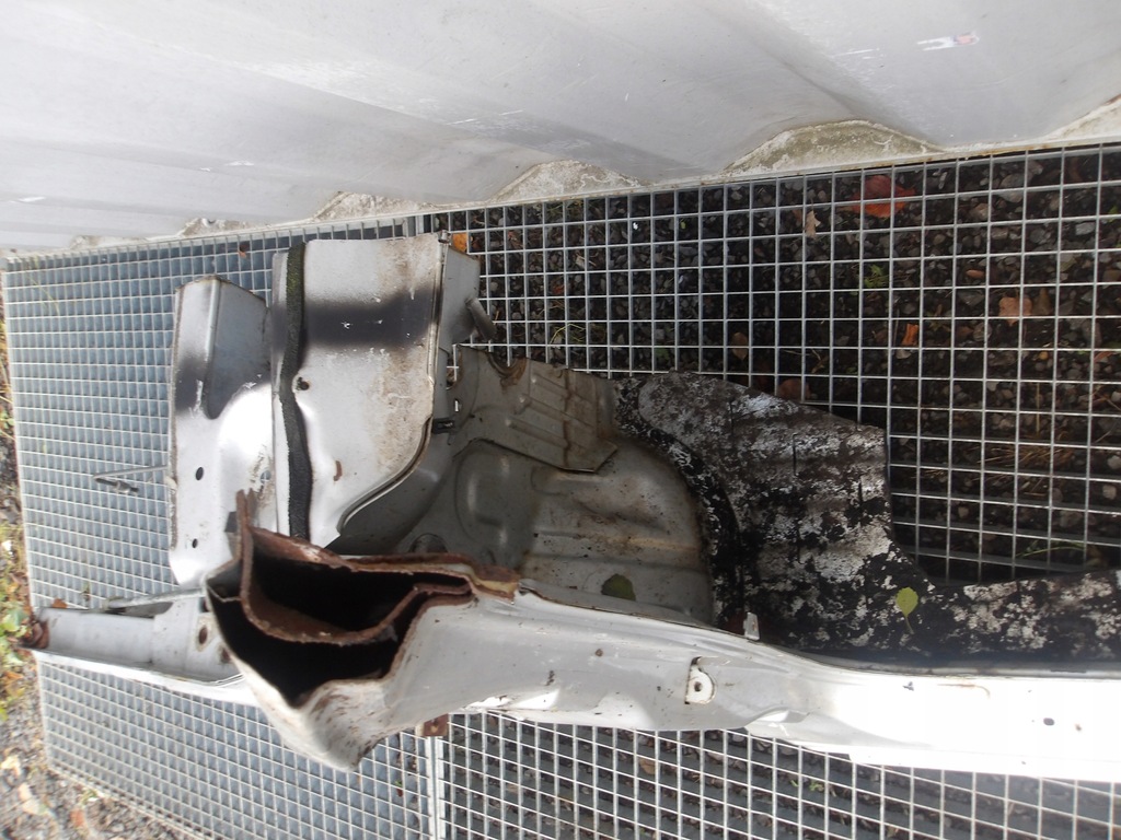 фото №7, Suzuki jimny iii 98- блок двигателя a порог ze стойка левый bok уголок оригинальный номер