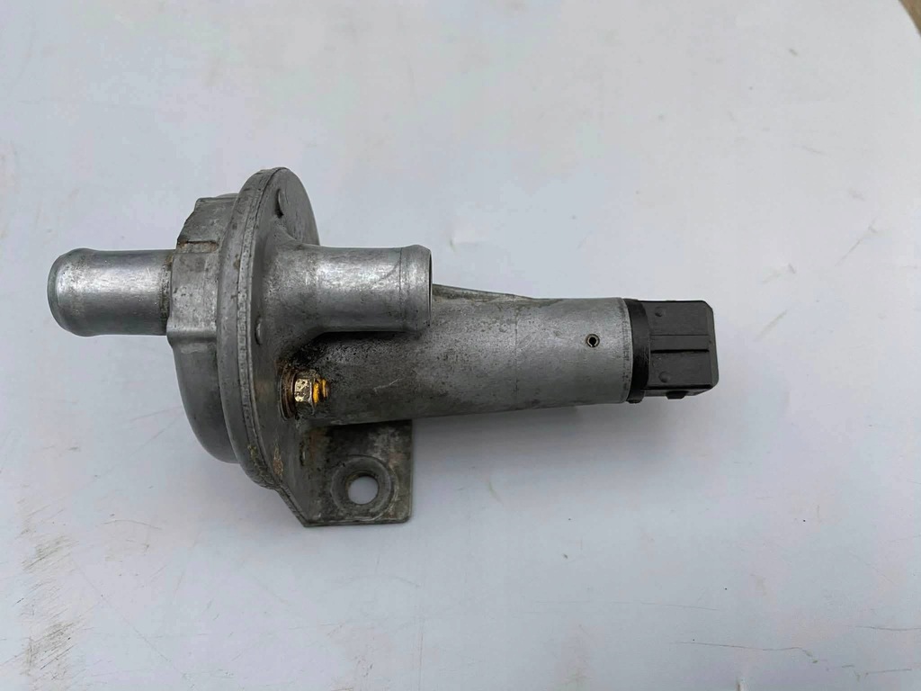 фото №5, Mercedes-benz w123 c123 m102 2,3e клапан регулятор воздуха