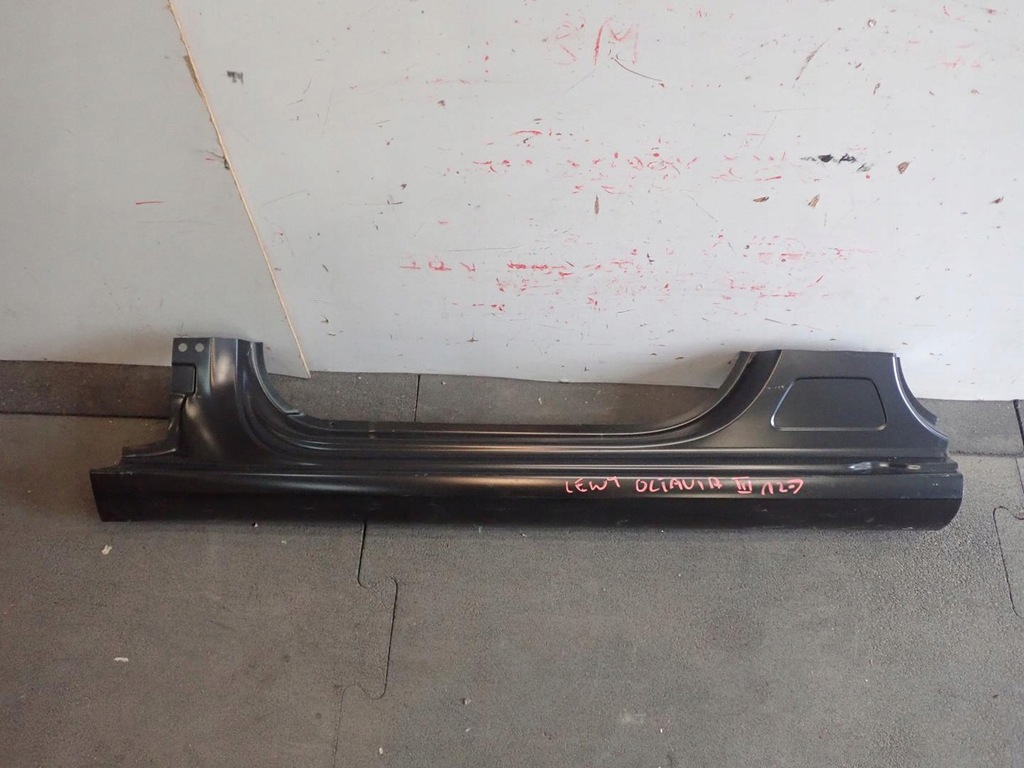 фото №1, Порог левый skoda octavia iii 2012- 5e