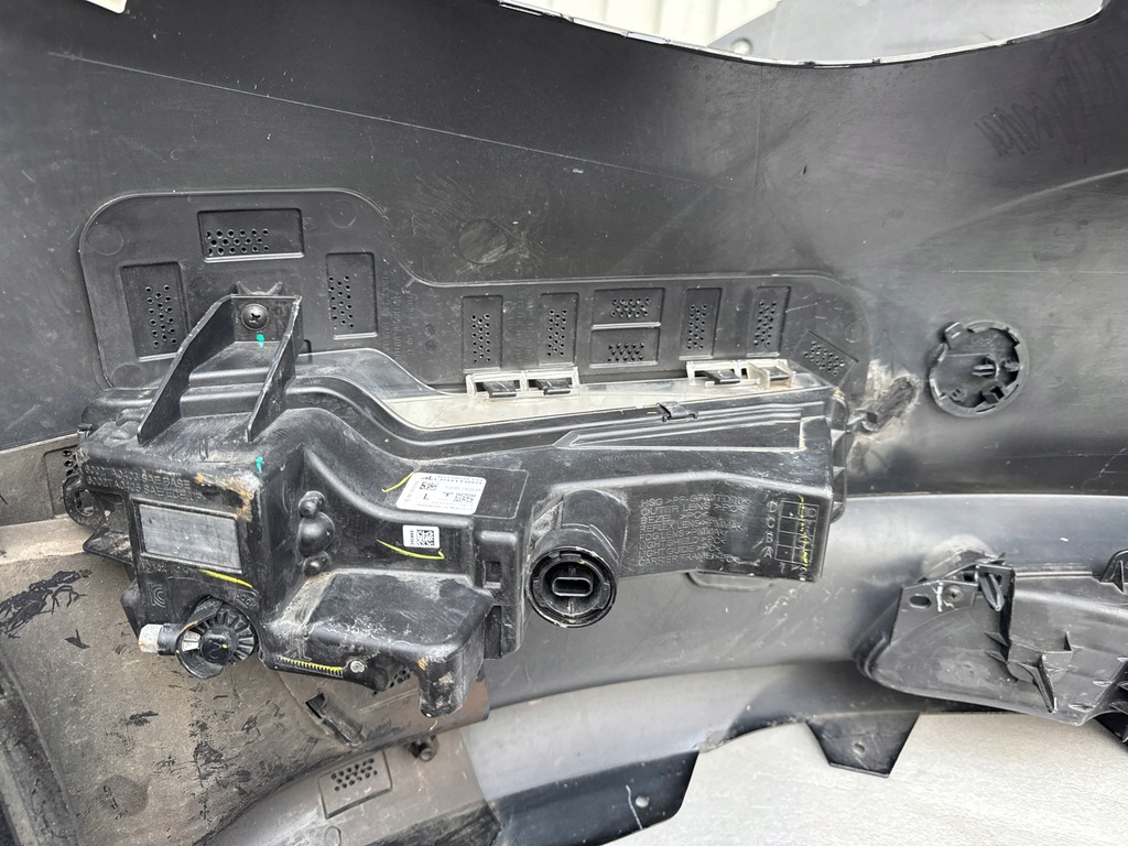 фото №11, Бампер передній tesla model 3 1530701 04 f + плита pod бампер