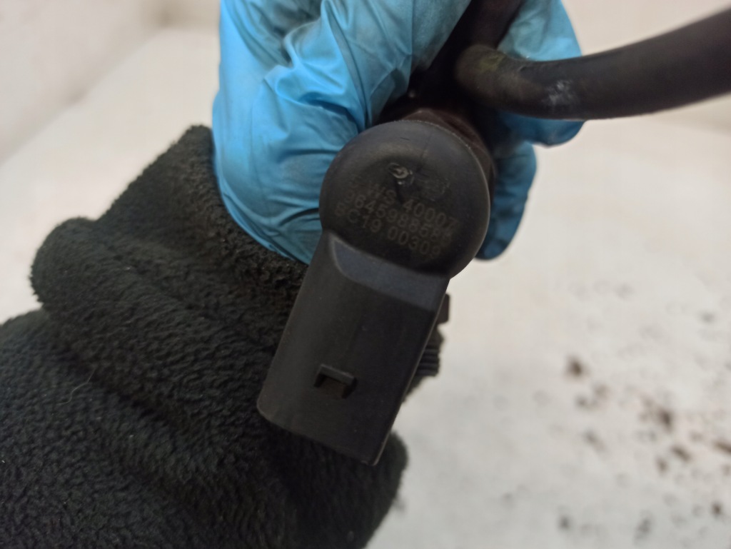 Ford fiesta mk6 1.4 tdci інжектор форсунка 9645988580 Оригінал