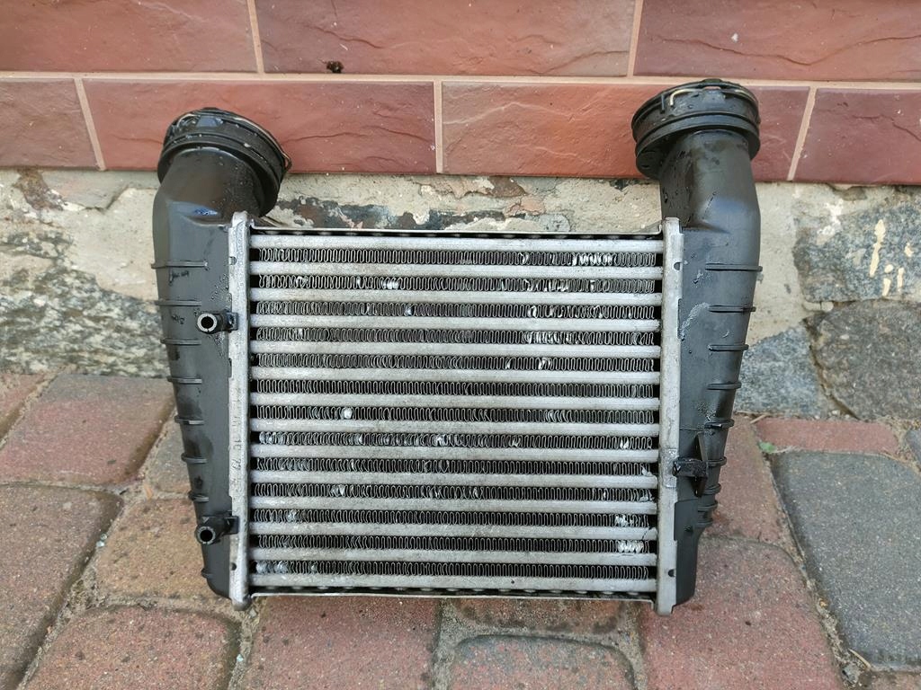 Радиатор воздуха интеркулер passat b5 рестайлинг Оригинал