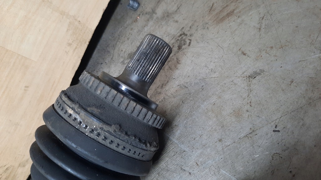 фото №2, Приводной вал правая volvo s60 v70 ii 2.4b автоматическая коробка передач