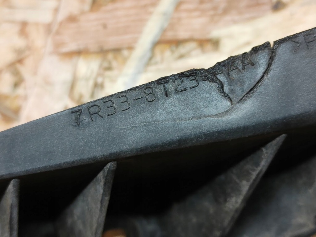 фото №5, Кронштейн кронштейн решётка решетка правый ford mustang v 2005-2009 7r33-8t231-aa