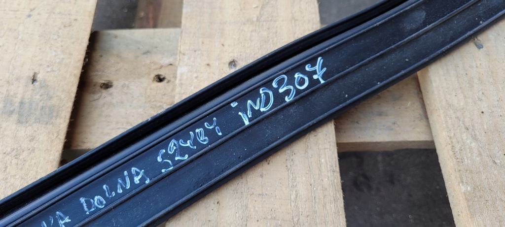 фото №9, Jeep wrangler jk прокладка скло нижня перед гумовий елемент