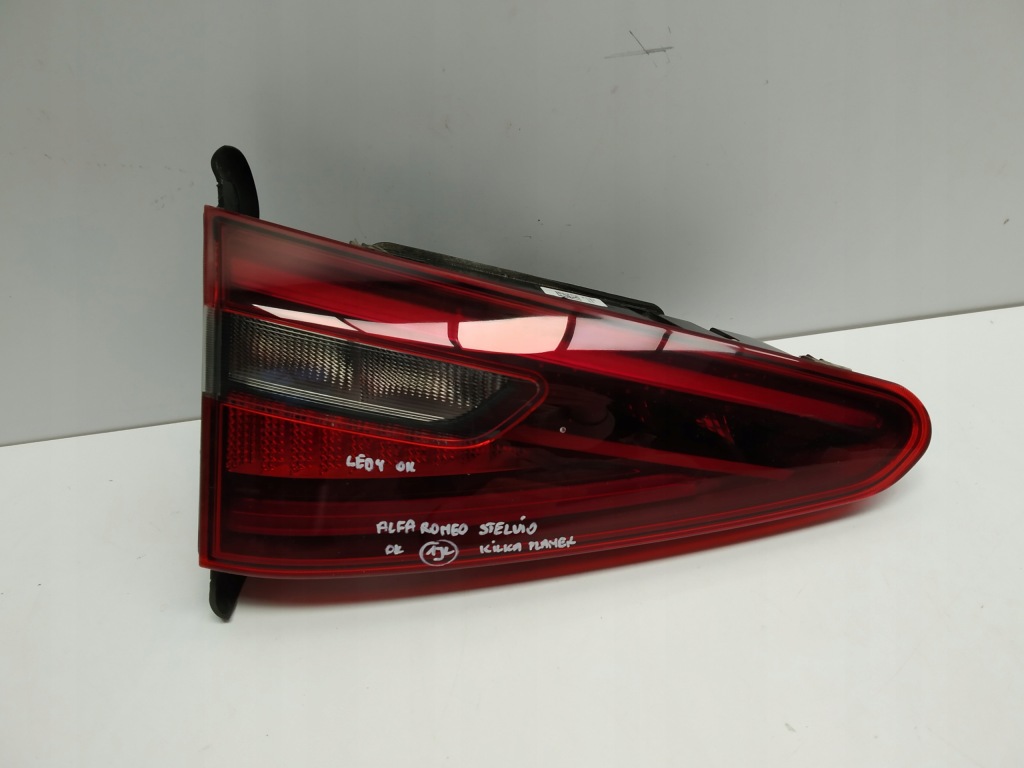 Купити 16+ alfa romeo stelvio фара led ліва w кришці  задній