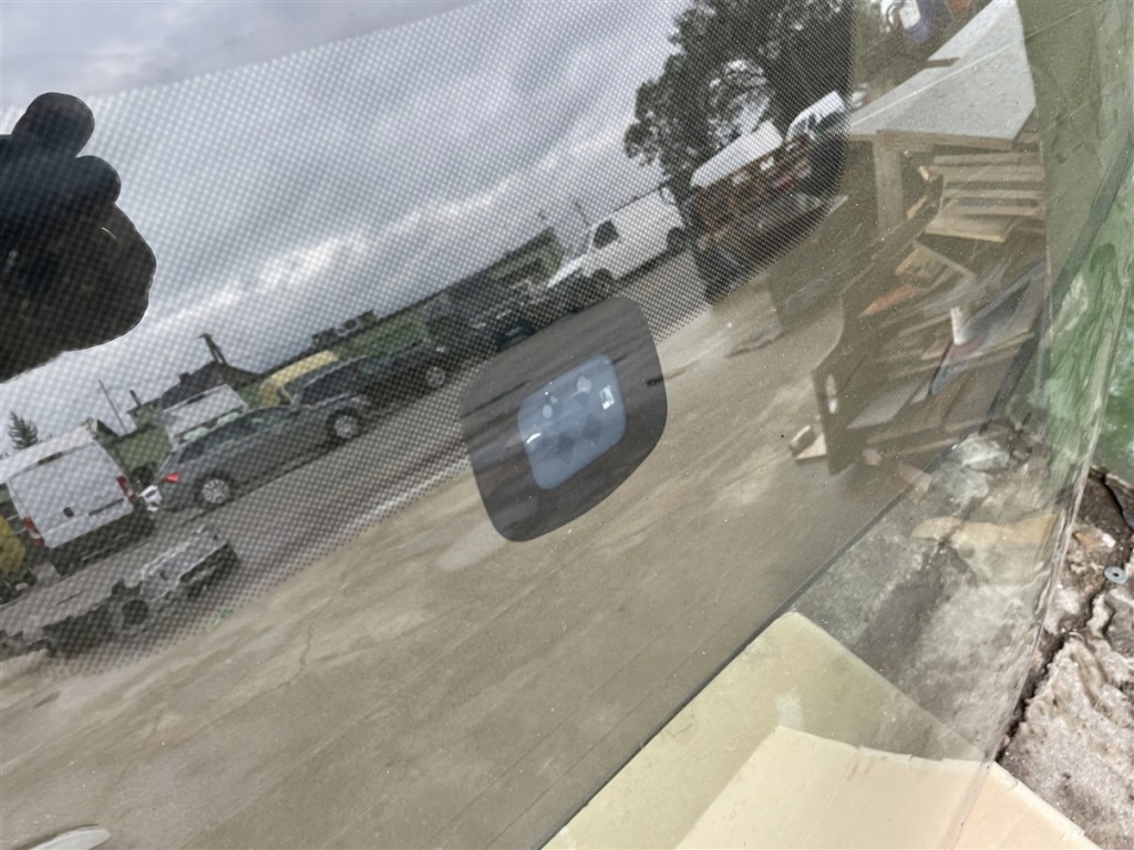 Стекло передок  передняя под датчик 1t0845011dr vw touran 1t рестайлинг  10-15r 11 Недорого