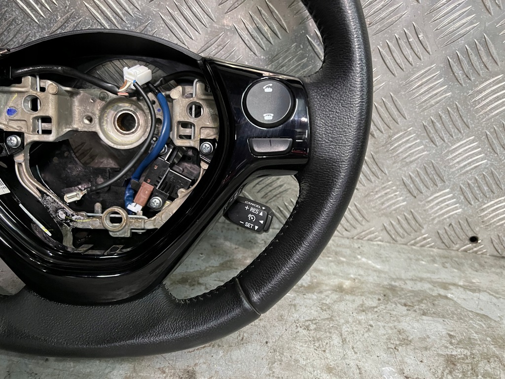 фото №8, Toyota aygo ii 2 воздуховод кожа мультифункция org