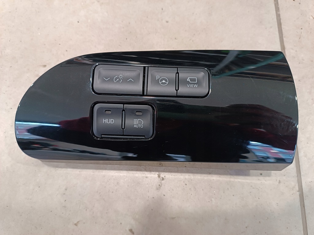 фото №1, Prius prime plug-in панель кнопок 55470-47010
