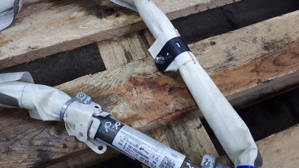 фото №7, Шторка безопасности правая audi a4 b8 8k0880742d оригинал