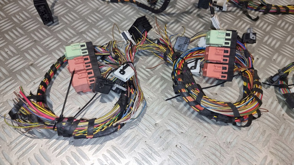 фото №8, Bmw 5 e61 электропроводка жгут модулей багажника mpm уровень pdc реле kpl