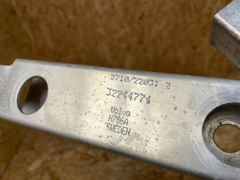 Ремінь передній підсилювач верхній передній volvo xc90 2 32244774 31425917 2015- в Україні