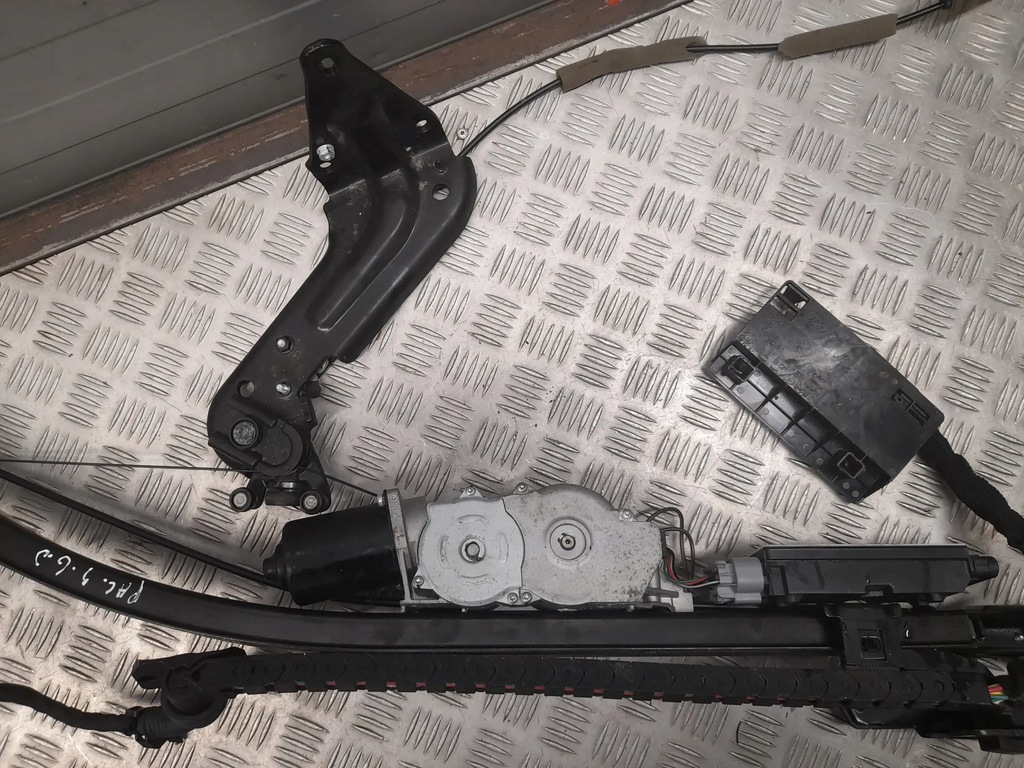 фото №7, Chrysler pacifica 68186016afa задняя сторона правая другое