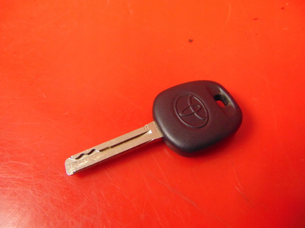 фото №8, Toyota aygo 2 ii 14- замок зажигания 2x ключ pilot