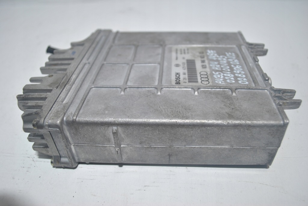фото №7, Бортовой компьютер блок управления двигателя audi a4 b5 028906021ce 0281001425