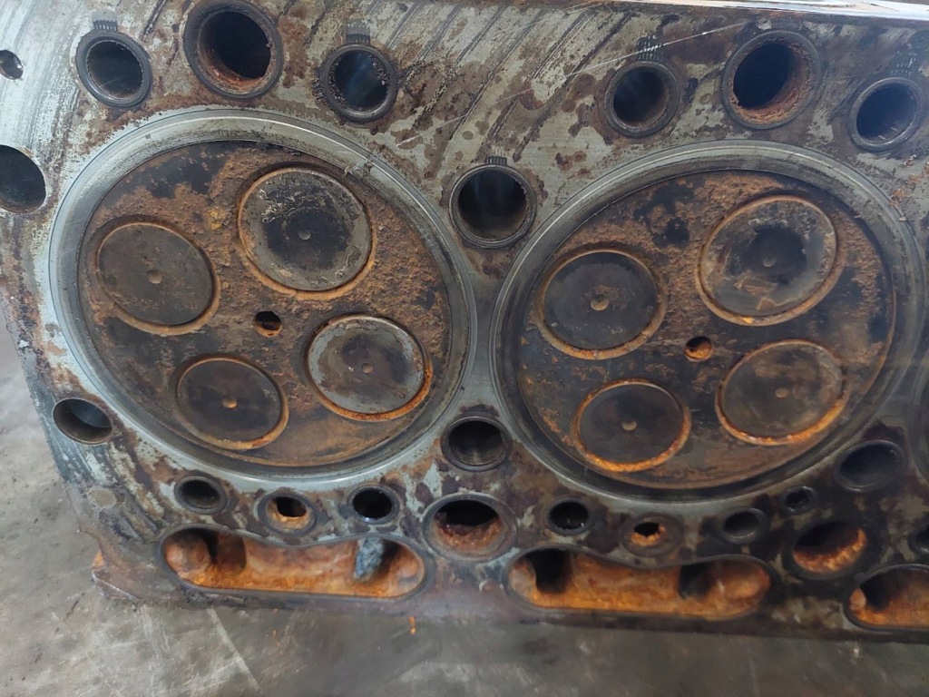 Головка renault premium i 420 dci Ціна