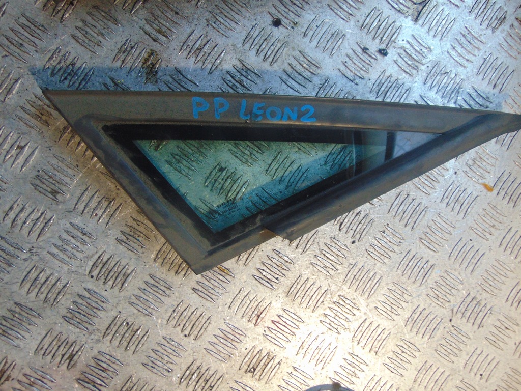 фото №1, Стекло seat leon ii 2008r. правая передняя треугольник